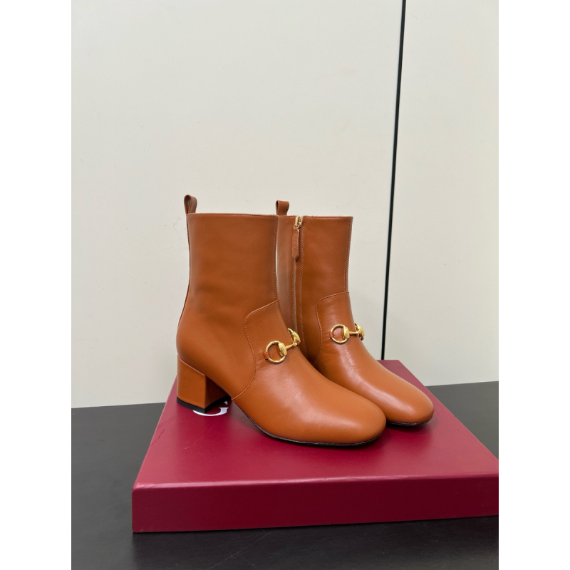 Women's ankle boot with Horsebit