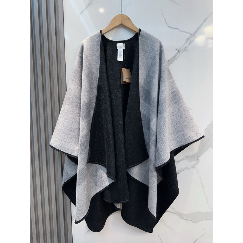 Burberry Check Wool Cape 