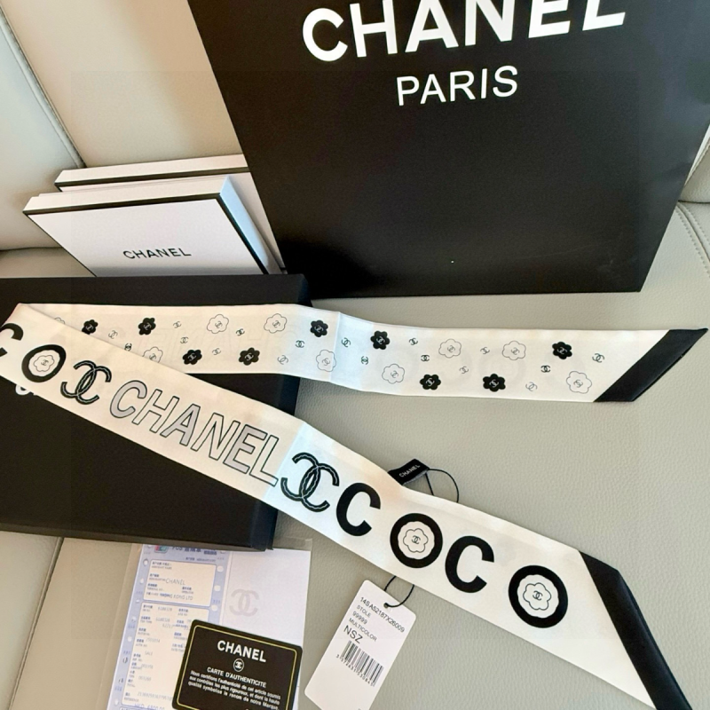 Chanel Slim Bandeau 