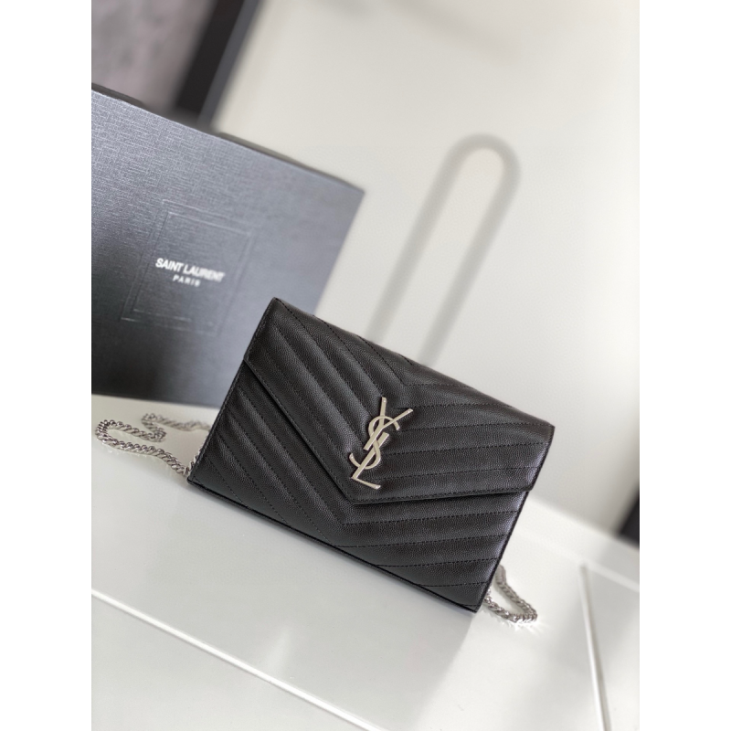 CLASSIC CASSANDRE CHAIN WALLET IN GRAIN DE POUDRE LEATHER