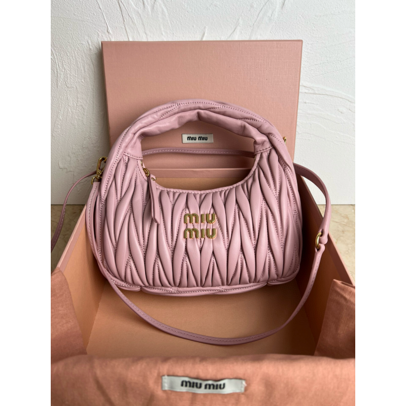 Miu Miu Wander matelassé nappa leather hobo bag-Pink