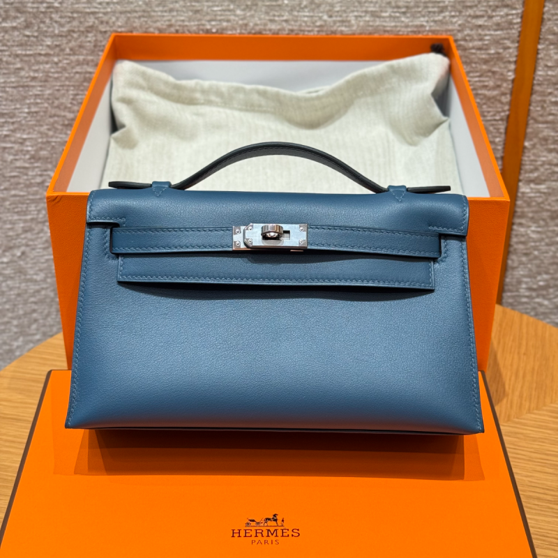 Hermes Kelly Pochette in Swift Leather-Blue de presse